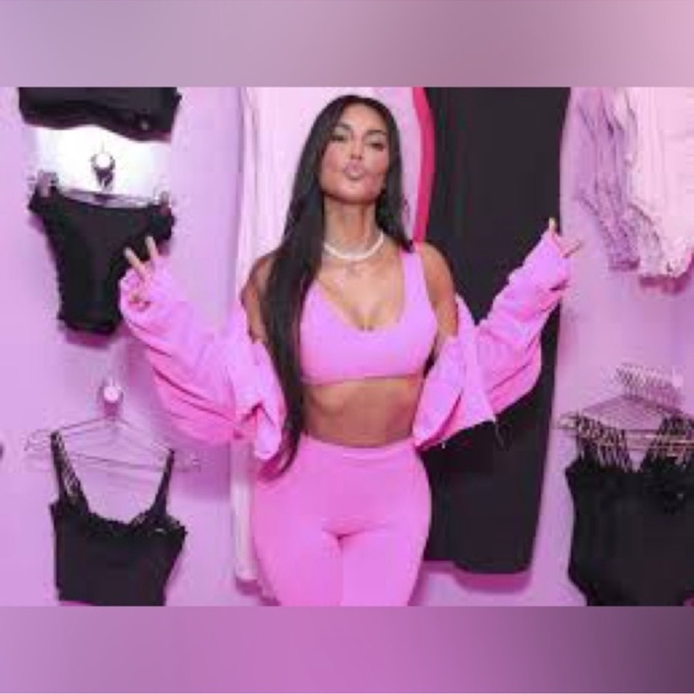 SKIMS FITS EVERYBODY LACE SCOOP BRALETTE LIMITED EDITION: CHERRY BLOSSOM PRINT S - Picture 6 of 7